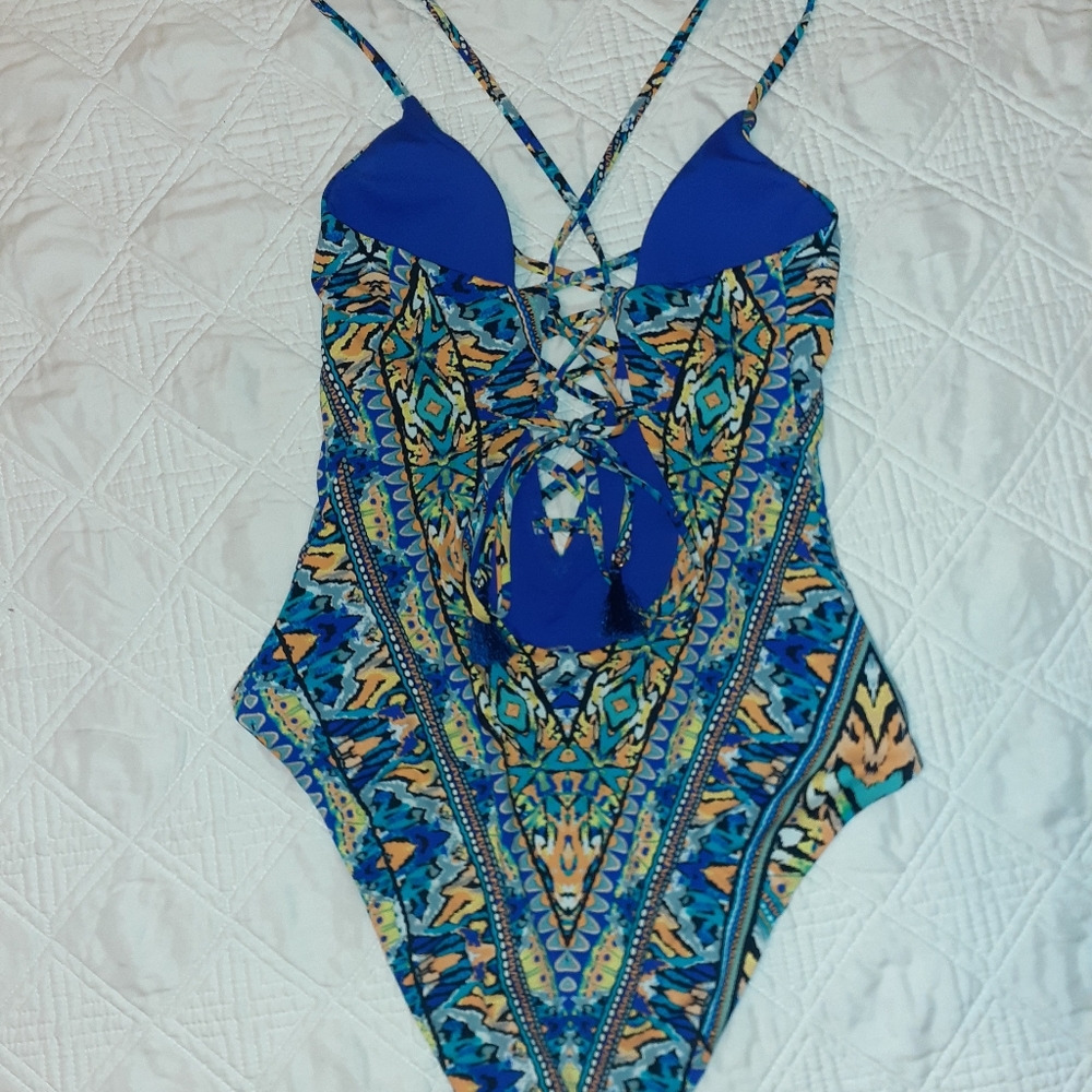 One piece - Picture 4 of 4